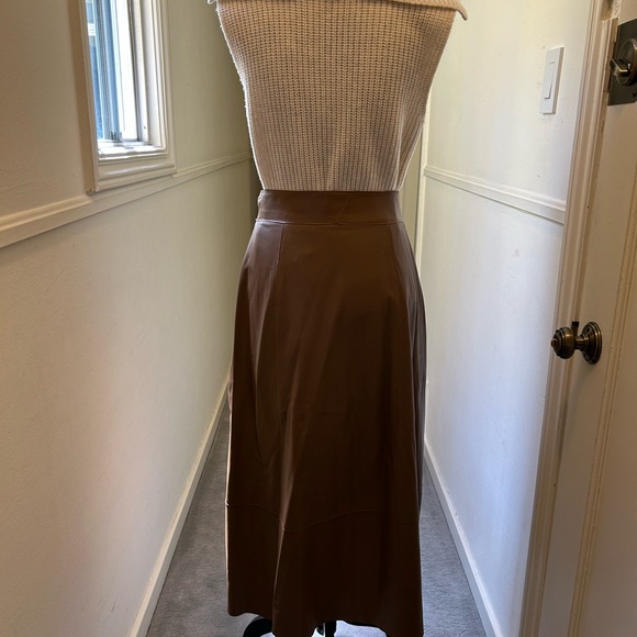 Vince Brown Leather Pencil Skirt with Pleats - 6 NWT - Picture 2 of 6